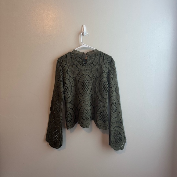 Ultra Pink Olive Crochet Top - Picture 7 of 8